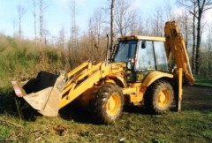 TERNA GOMMATA JCB 4CX - f.lli Serafini s.r.l.
